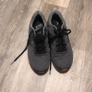 Men’s new balance shoes
